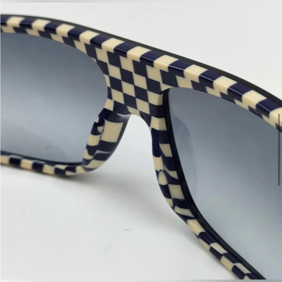 Louis Vuitton Authentic Sunglasses Unisex!!! Like New! - Picture 8 of 13